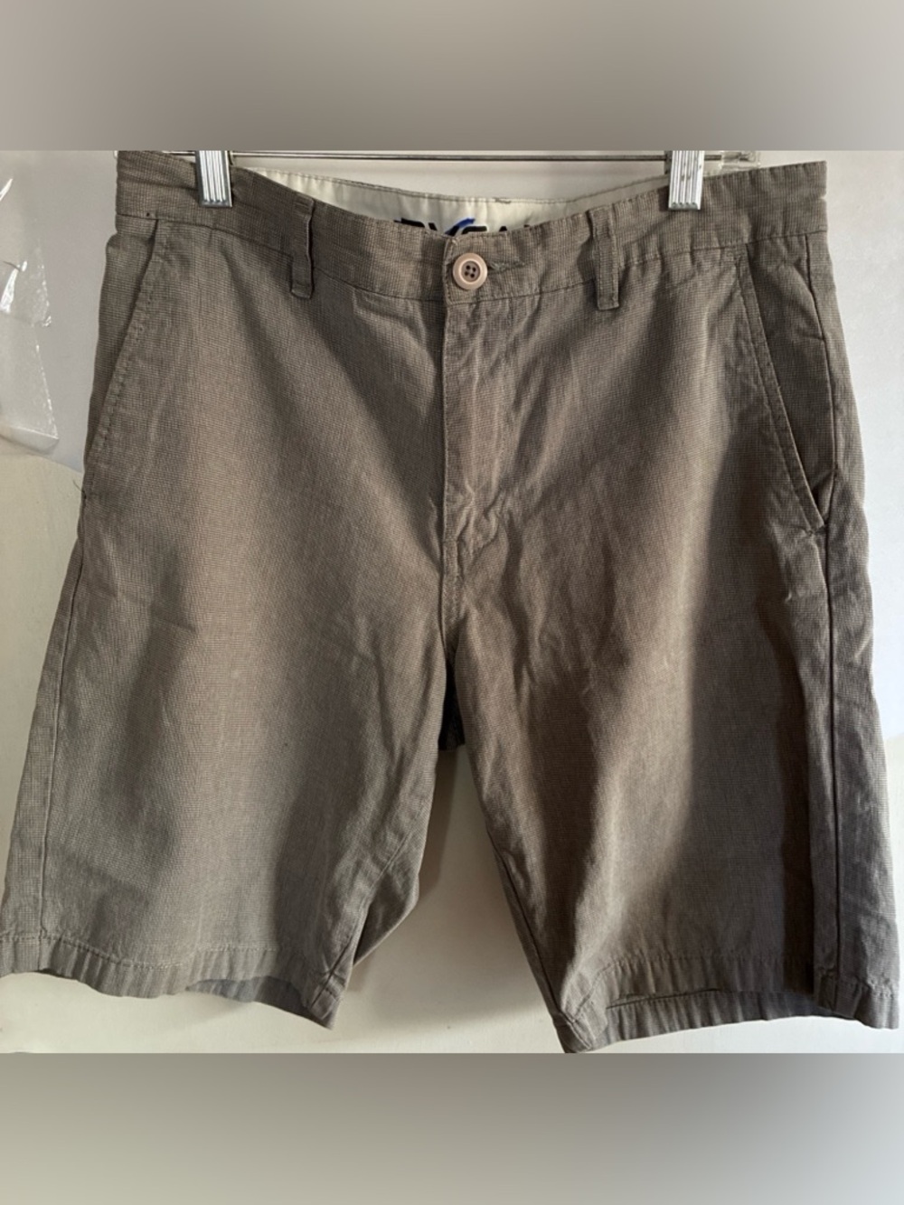 RVCA Shorts Men's Size 31 Beige Flat Front Chino Casual Pockets Week-End Stretch